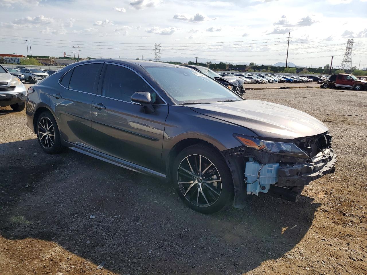 2023 Toyota Camry Se - Image 4