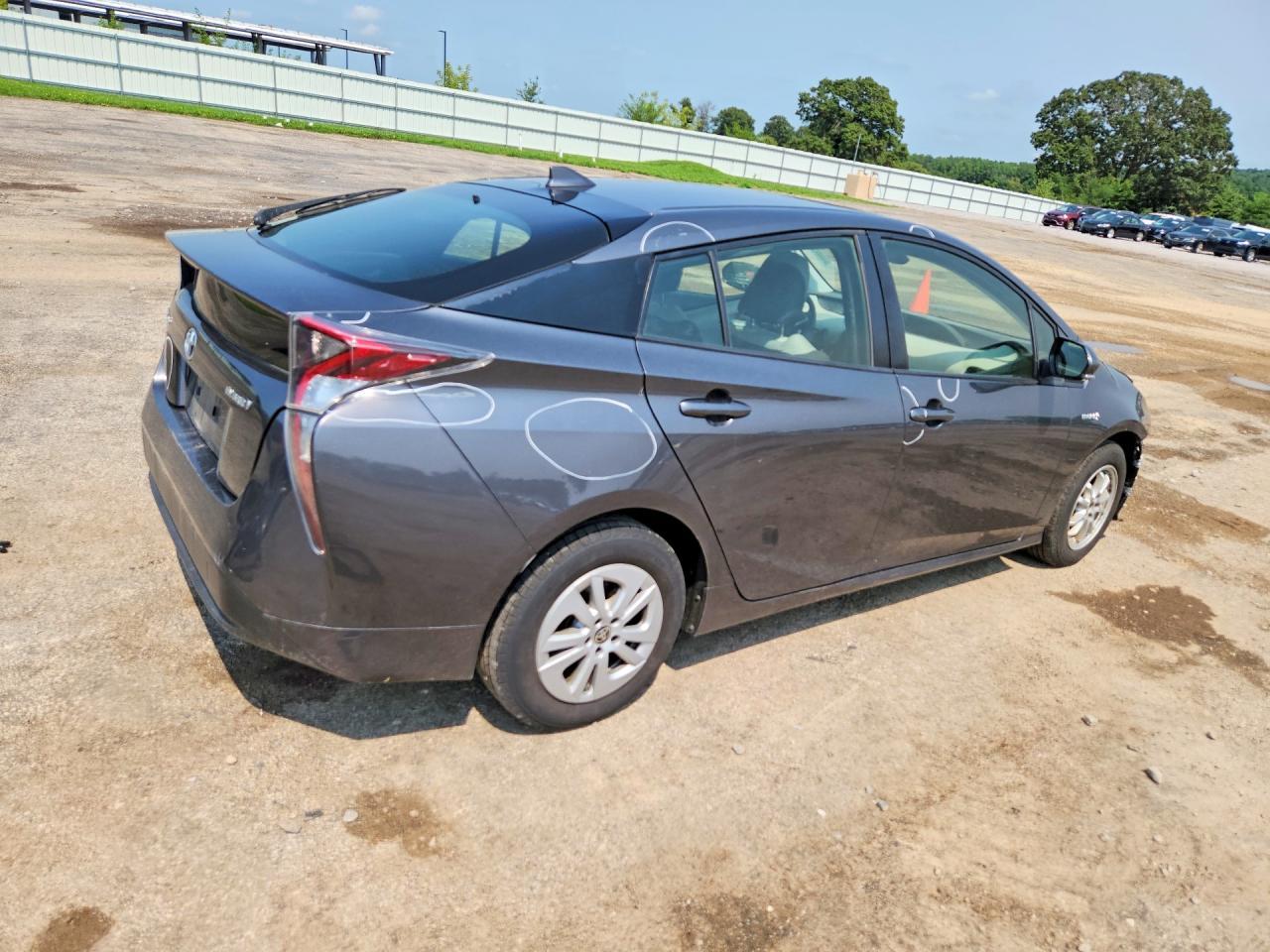 2017 Toyota Prius Two - Фото 3