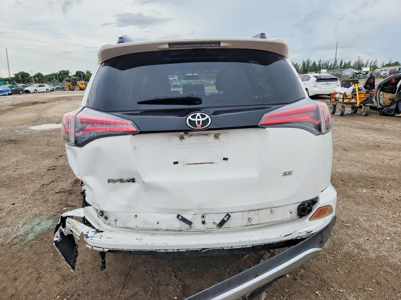2016 Toyota Rav4 Se - Image 6