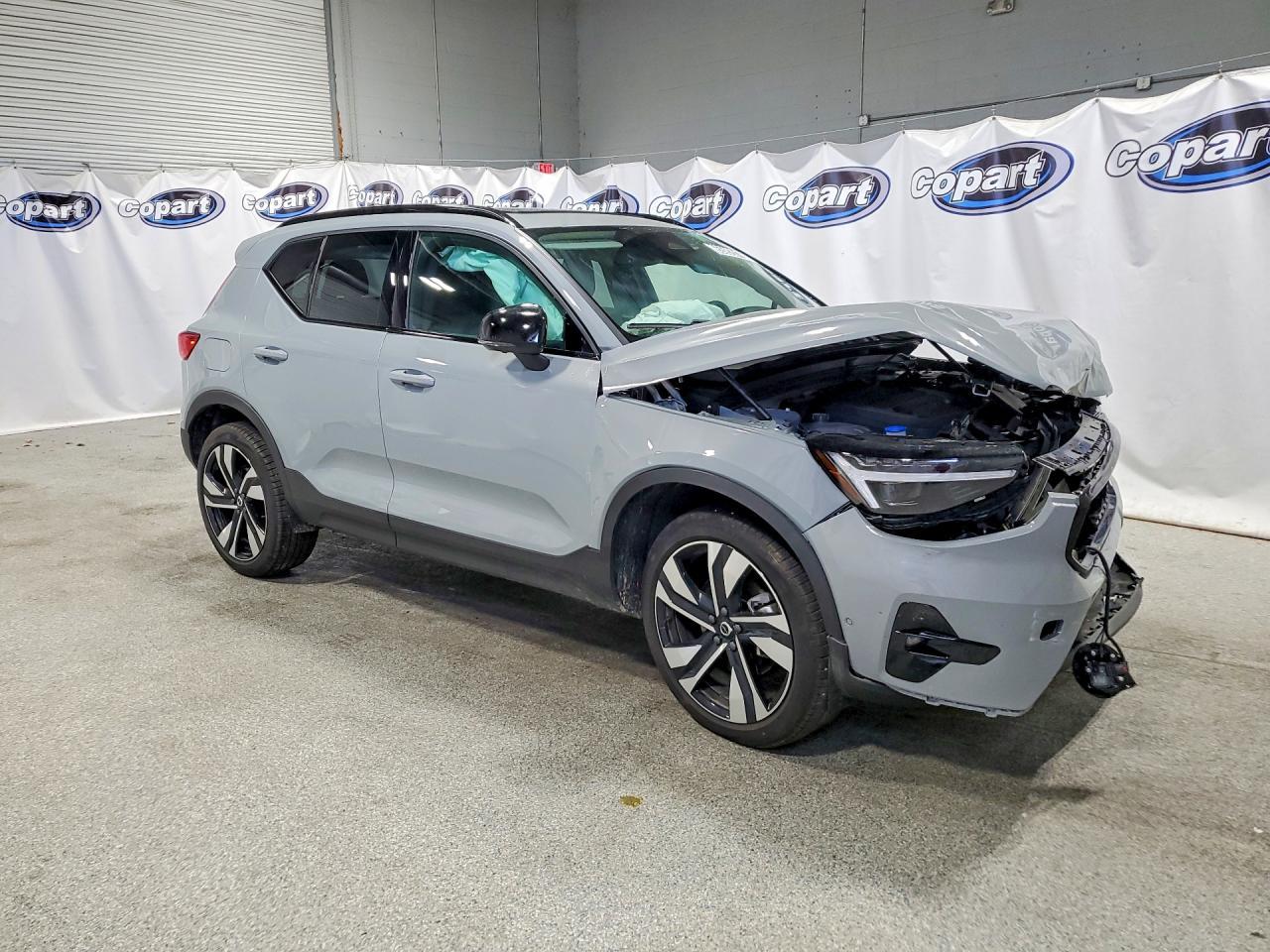 2026 Volvo Xc40 Plus - Фото 4