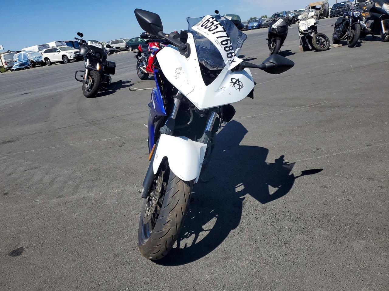2016 Yamaha Yzfr3 - Фото 2