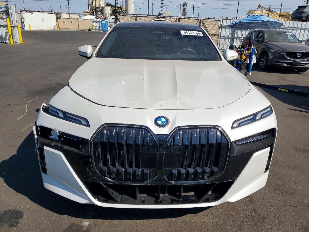 2025 BMW 740 I - Фото 5