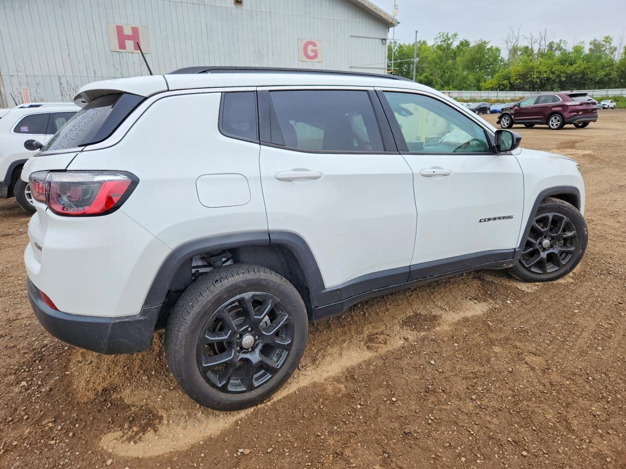 2022 Jeep Compass Latitude Lux - Фото 3