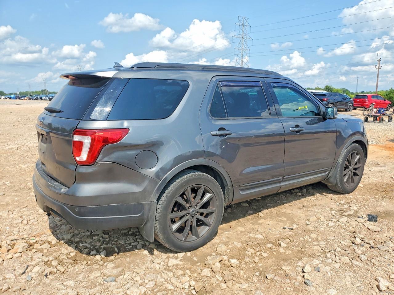 2018 Ford Explorer Xlt - Фото 3