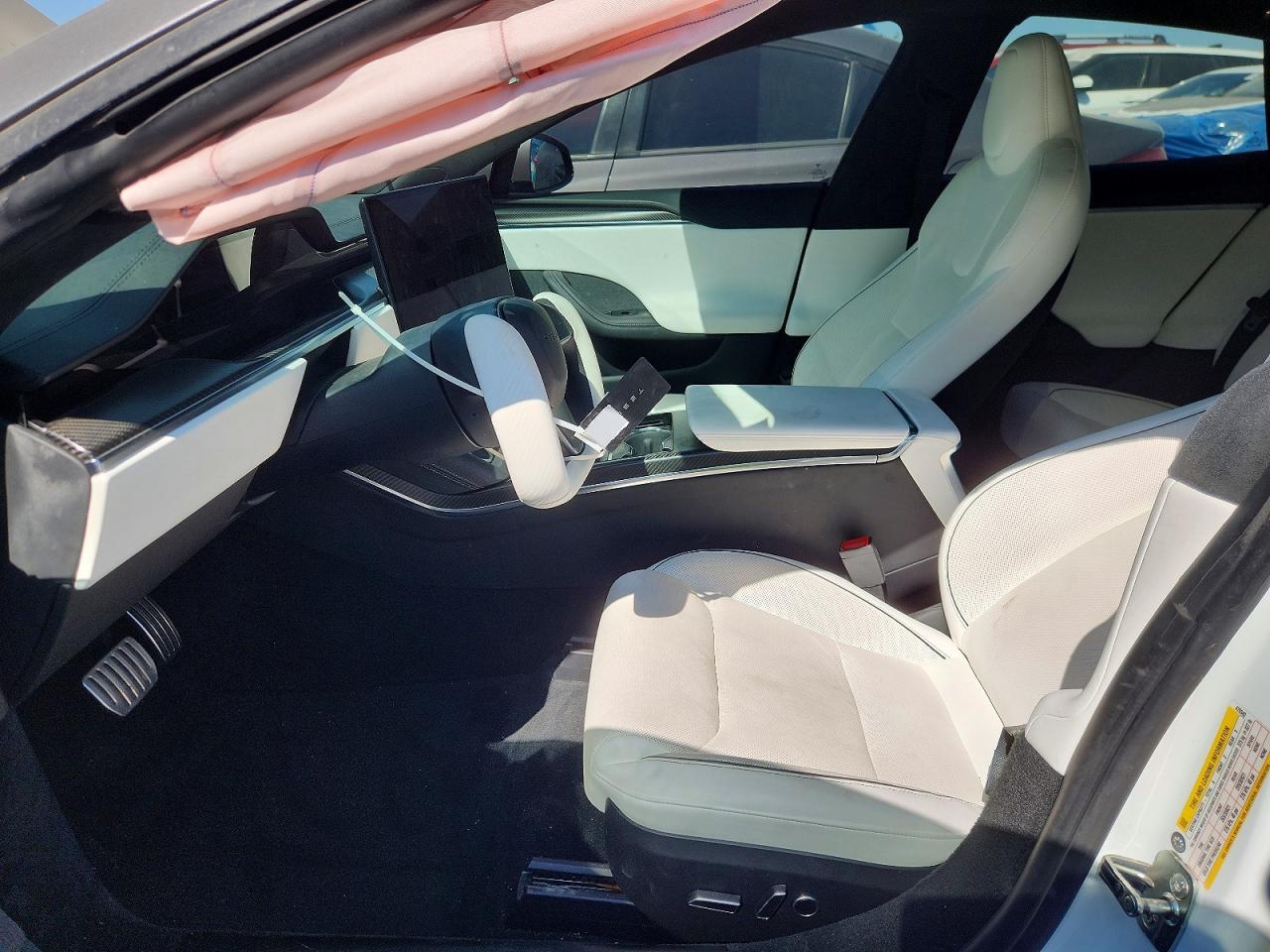 2022 Tesla Model S - Image 7