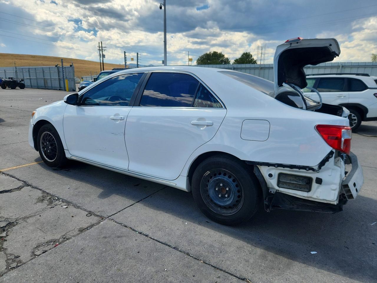 2014 Toyt Camry - Фото 2
