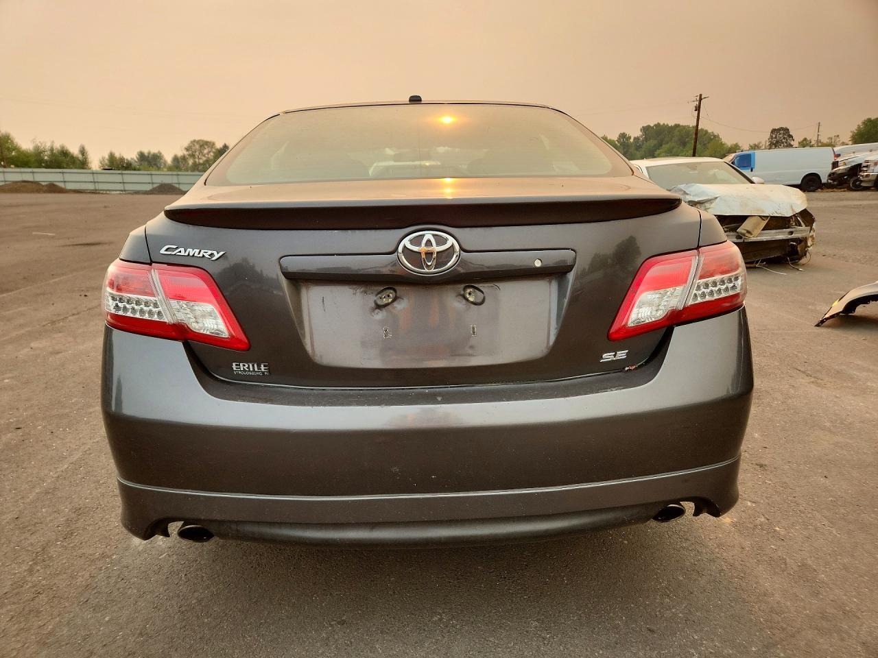 2011 Toyota Camry Se - Image 6