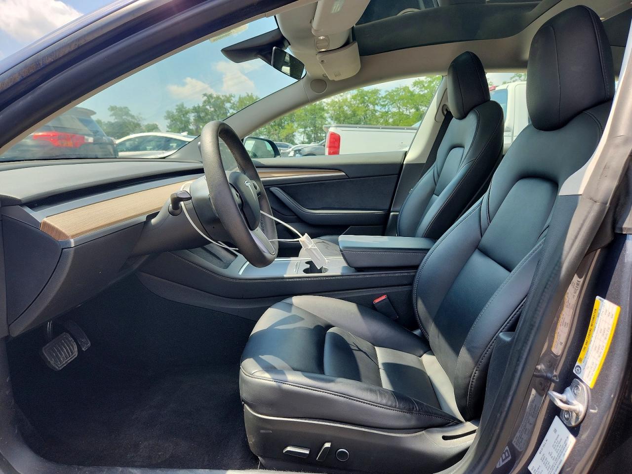2022 Tesla Model 3 - Image 7