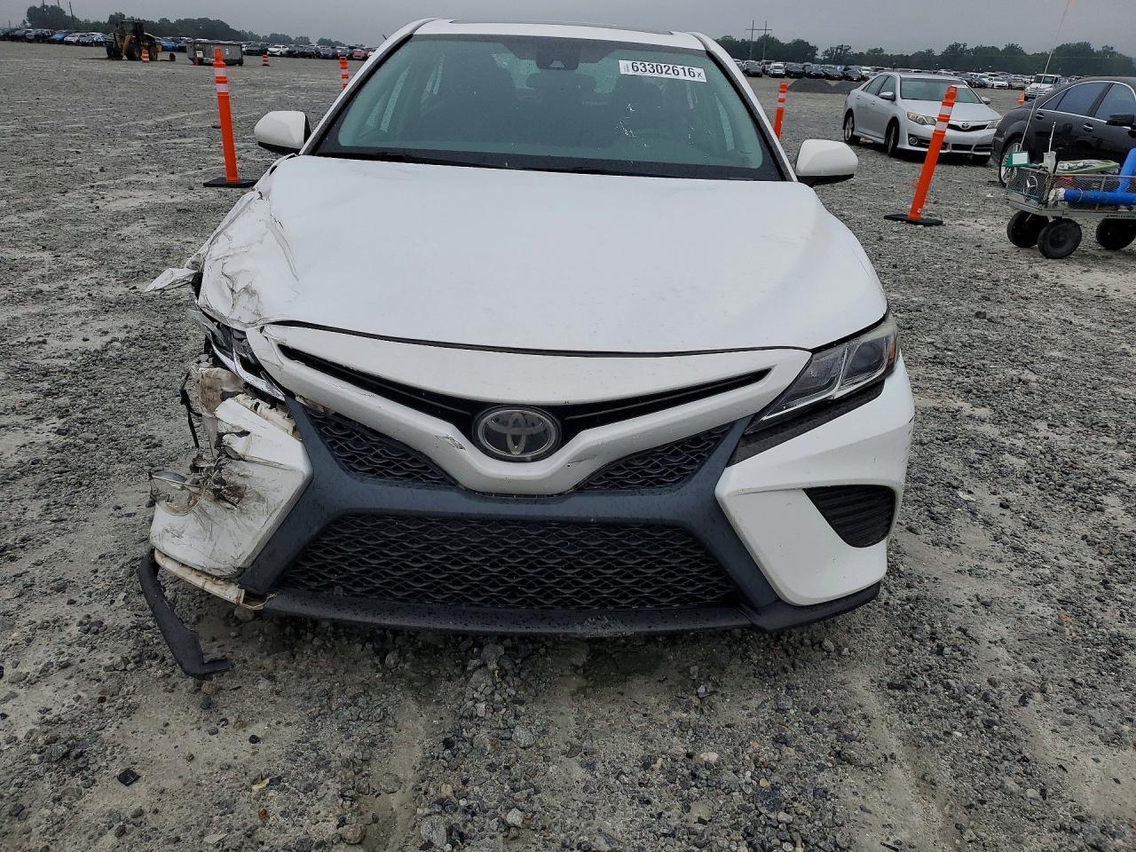 2019 Toyota Camry Se - Image 5