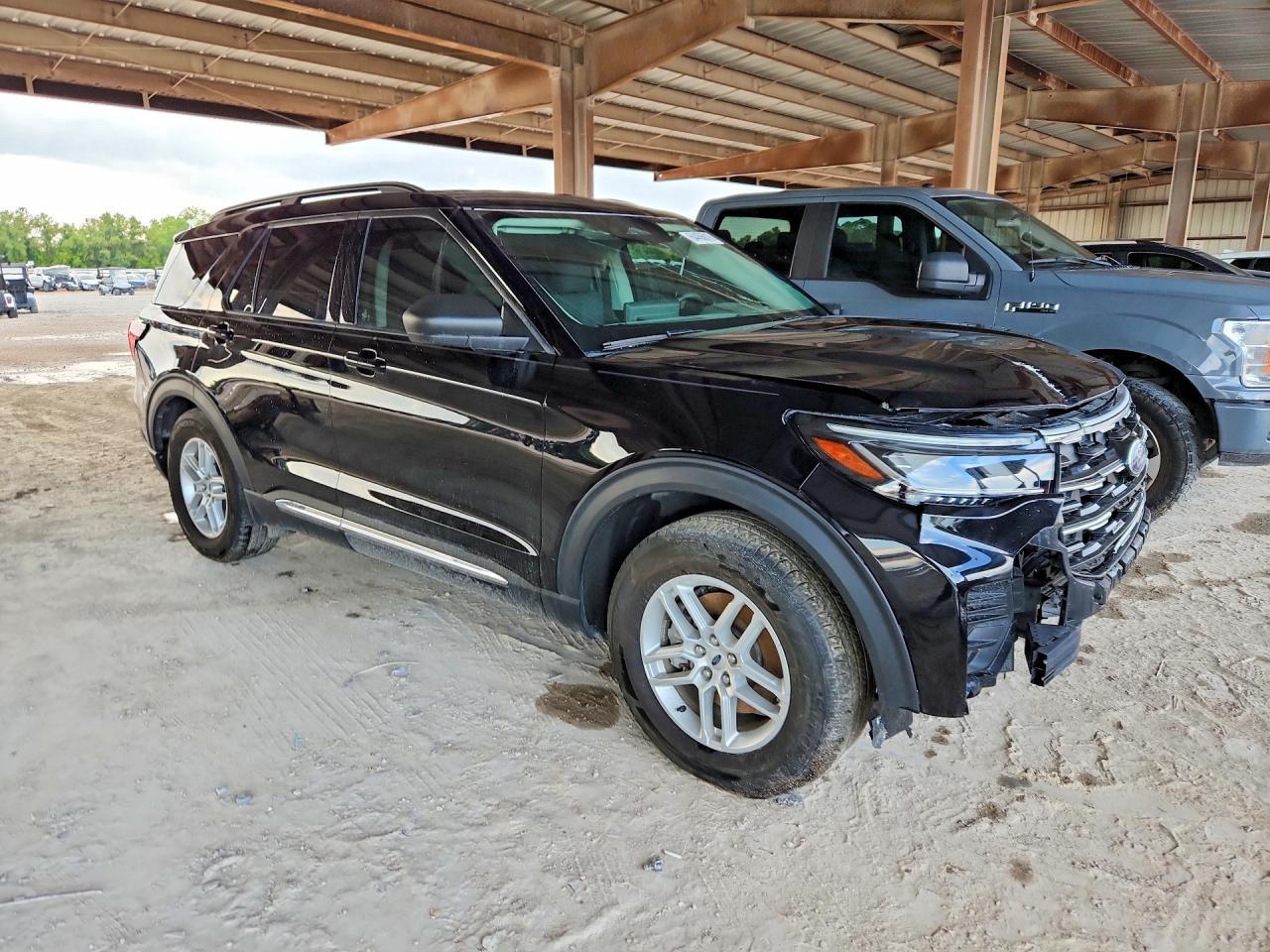 2025 Ford Explorer Active - Фото 4