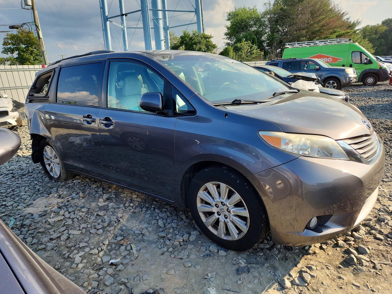2013 Toyota Sienna Xle 7-Passenger - Фото 4