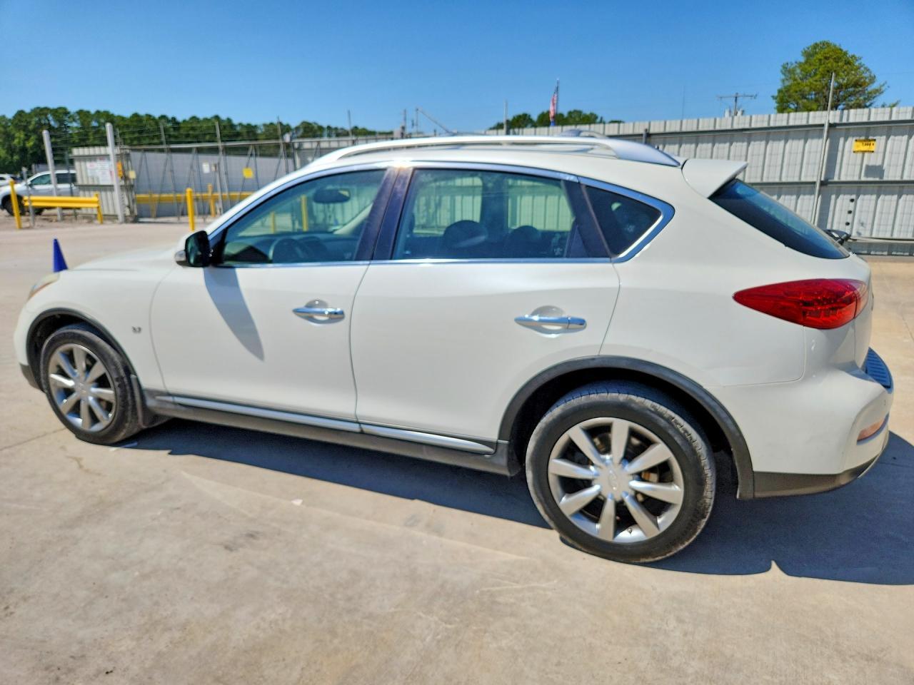 2017 Infiniti Qx50 Base - Image 2