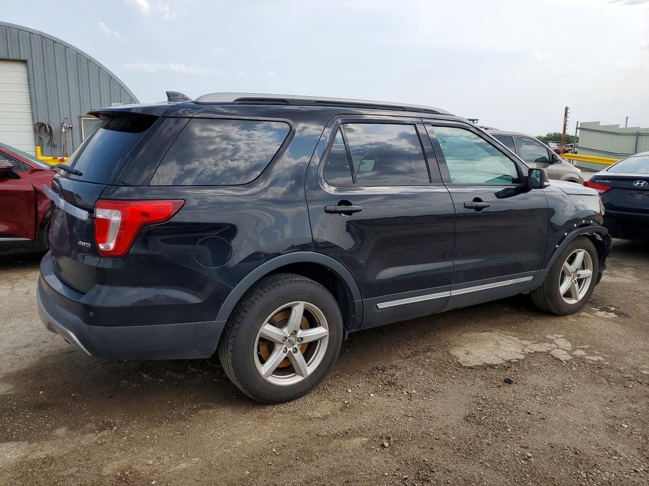 2017 Ford Explorer Xlt - Фото 3