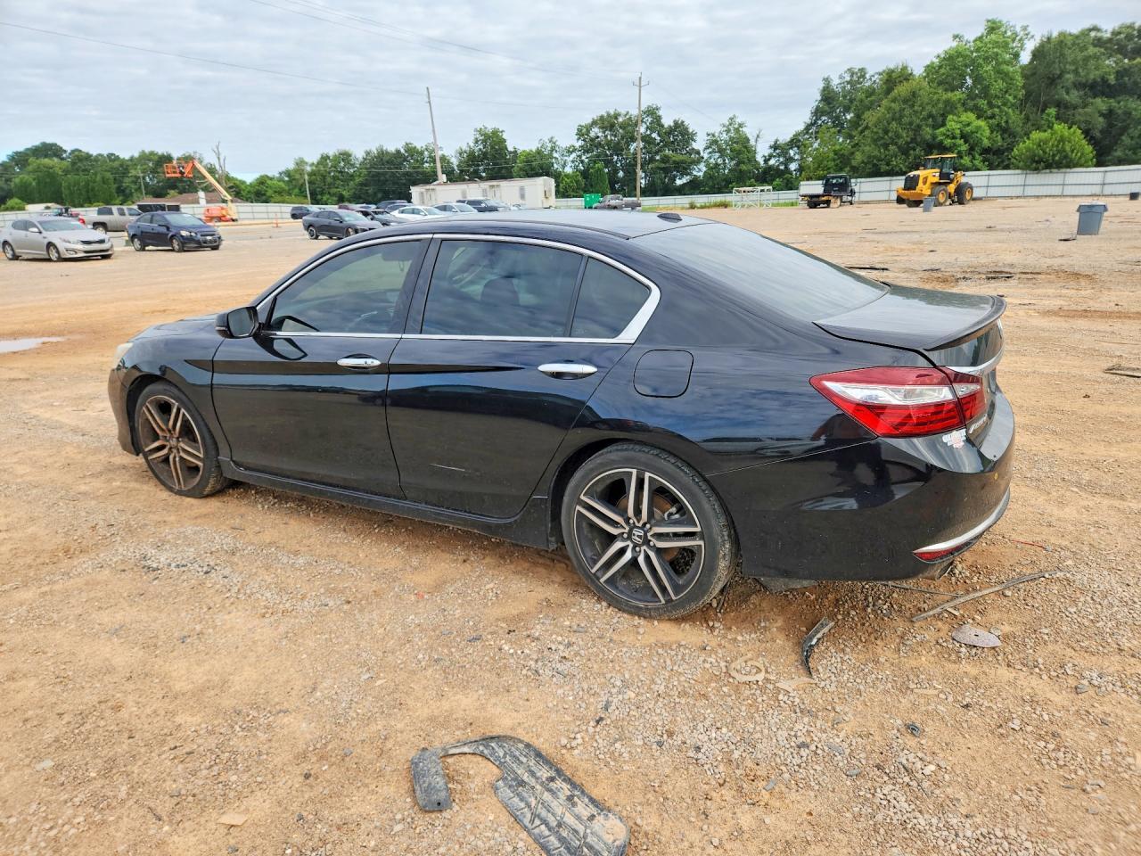 2017 Honda Accord Touring - Фото 2