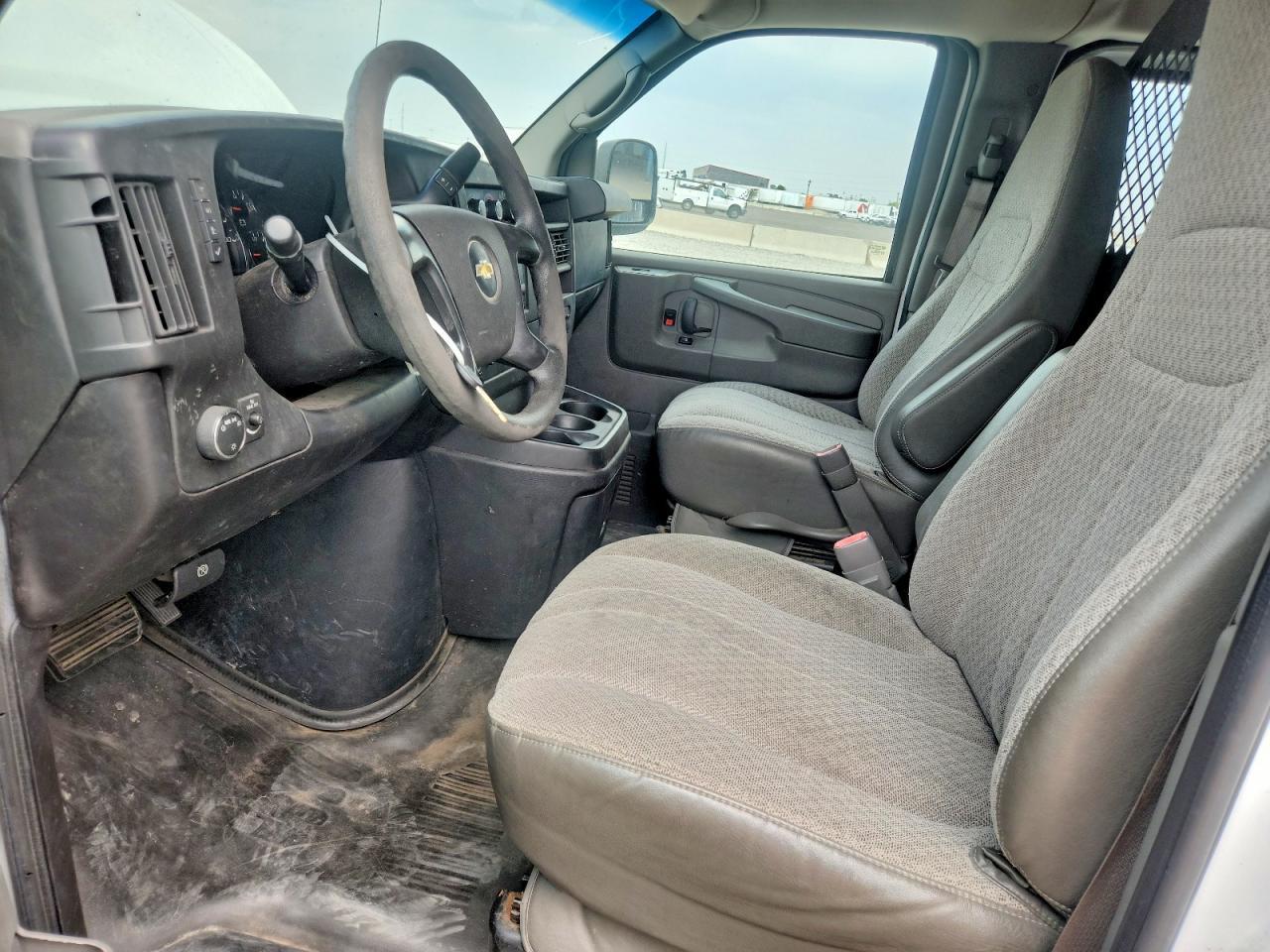 2014 Chevrolet Express G2500 - Фото 7