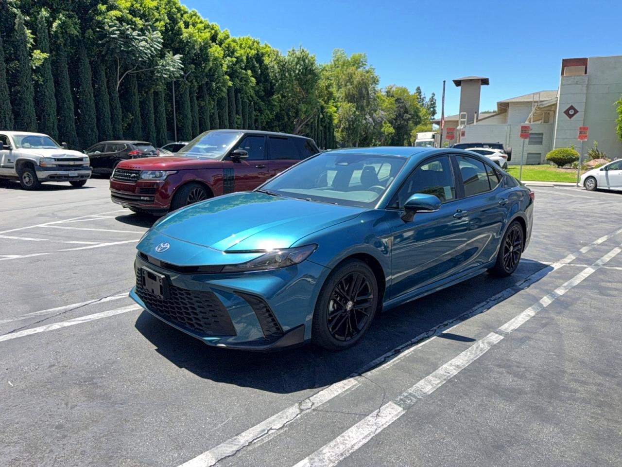 2026 Toyota Camry Se - Image 2