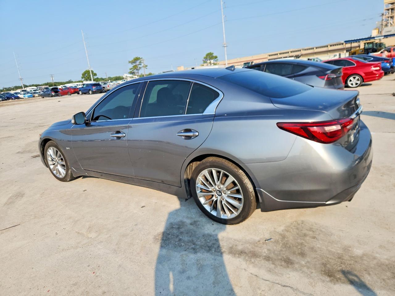 2018 Infiniti Q50 3.0T Luxe - Фото 2