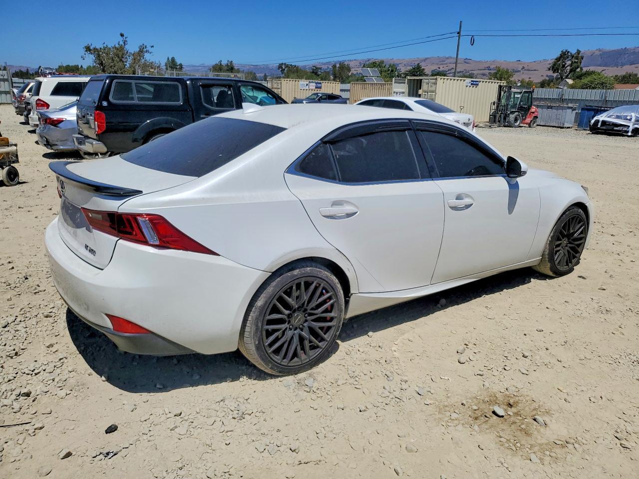 2015 Lexus Is 250 - Image 3
