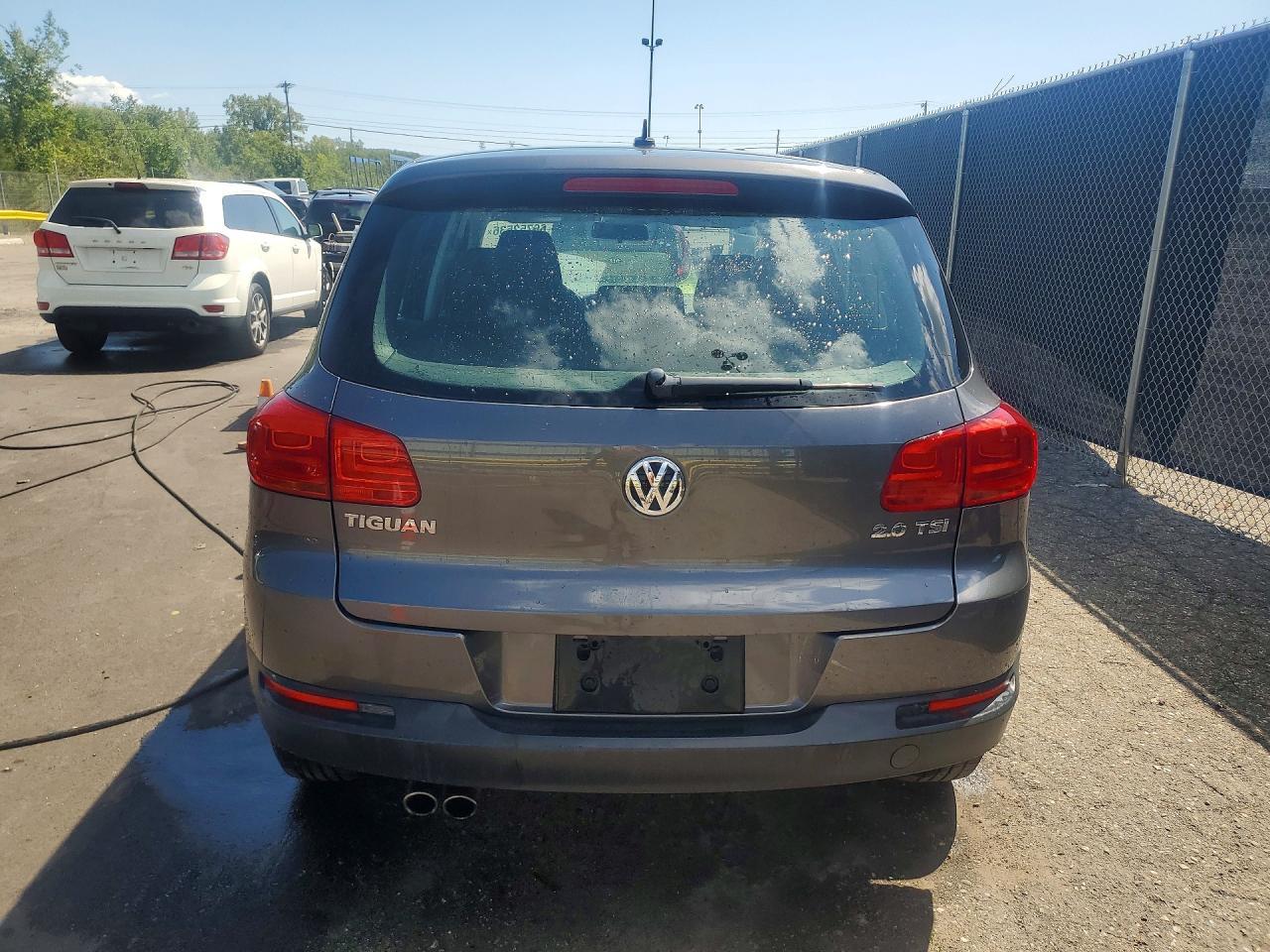 2014 Volkswagen Tiguan S - Image 6