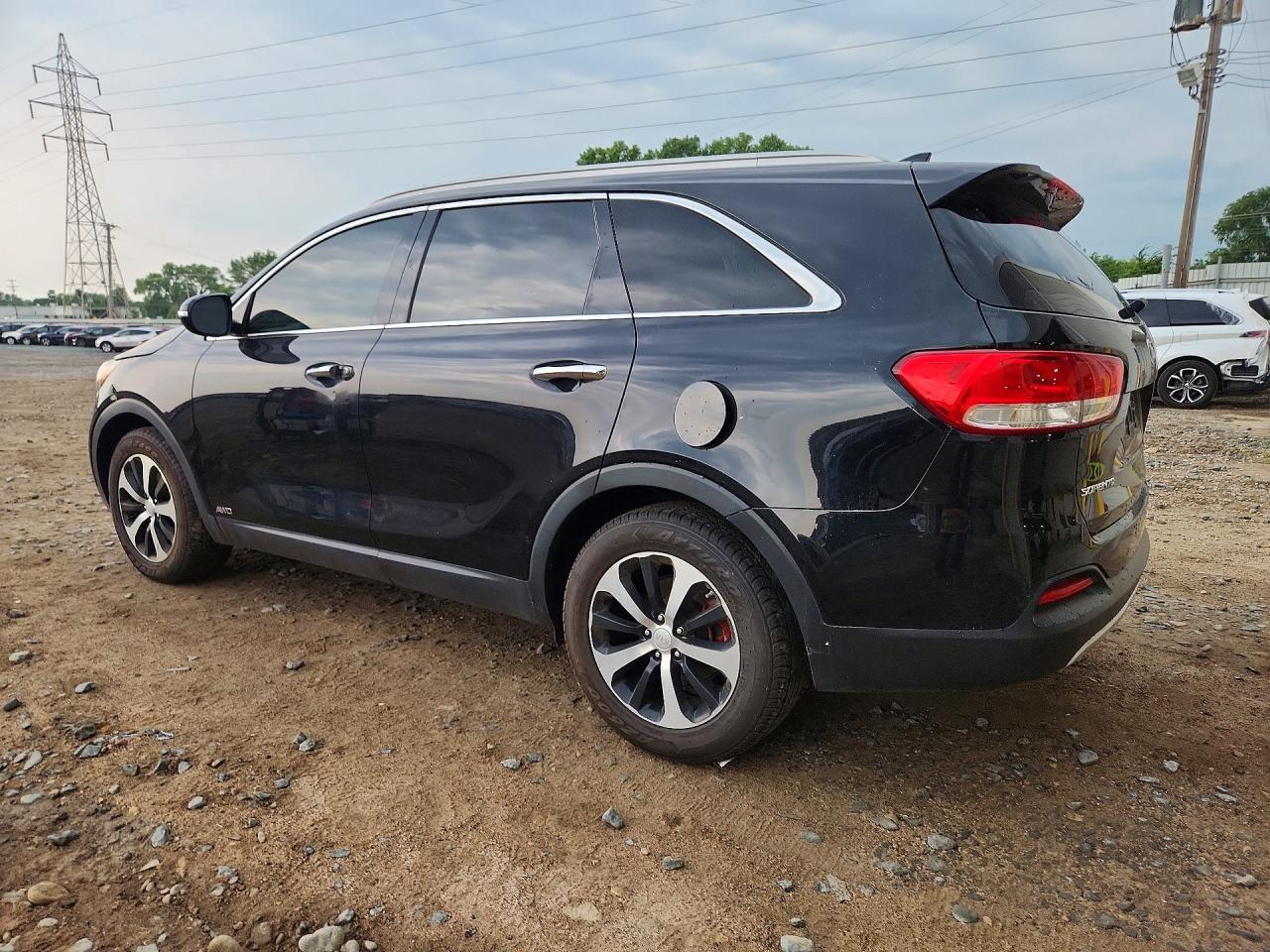 2016 Kia Sorento Ex - Image 2
