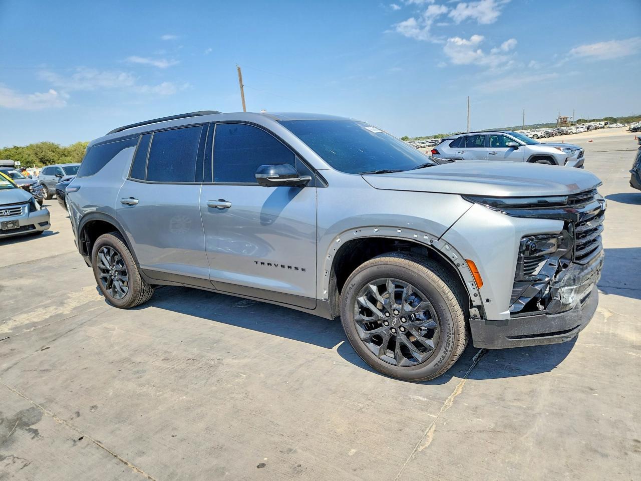 2026 Chev Traverse L - Image 4