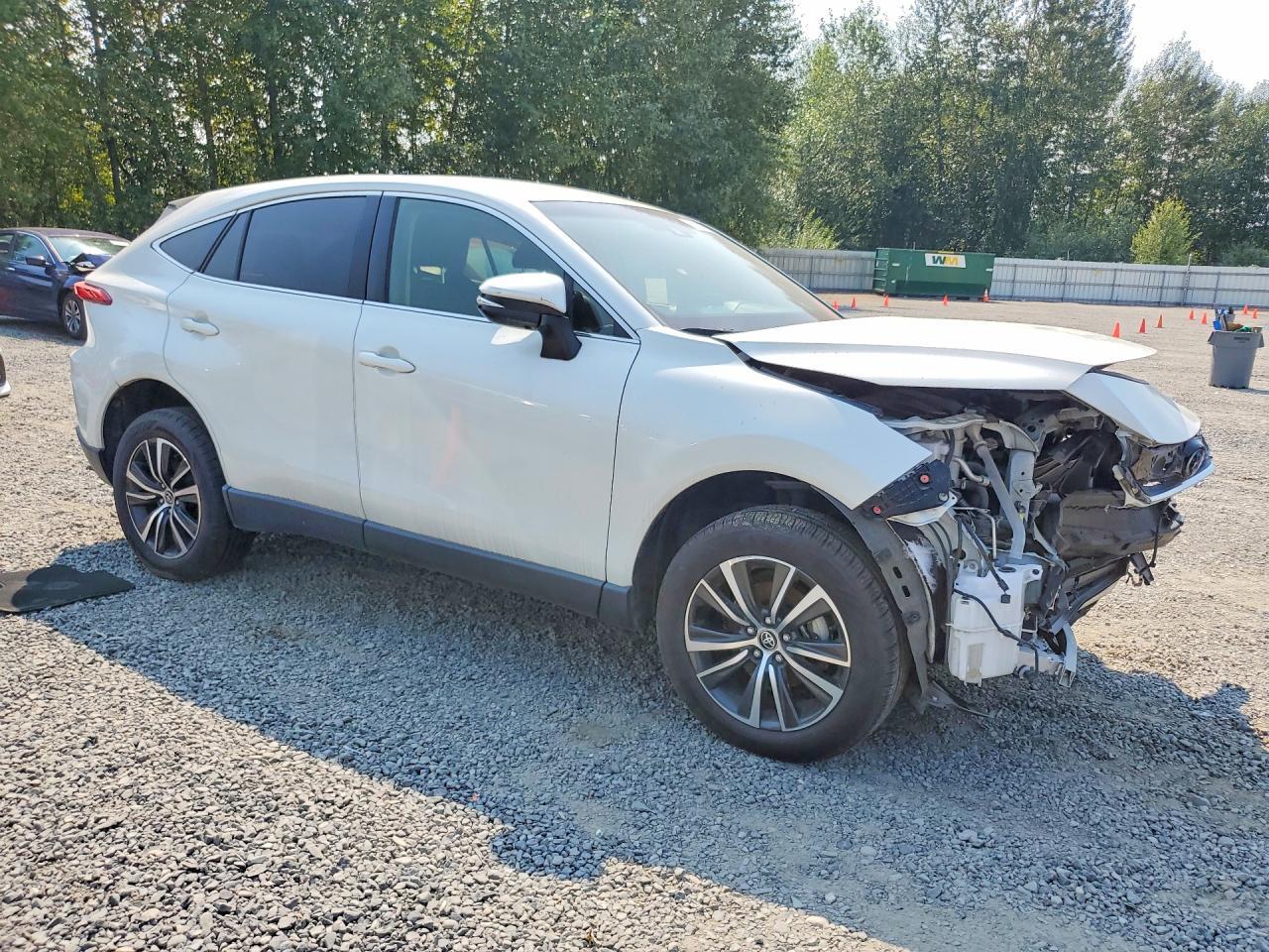 2022 Toyota Venza Le - Фото 4