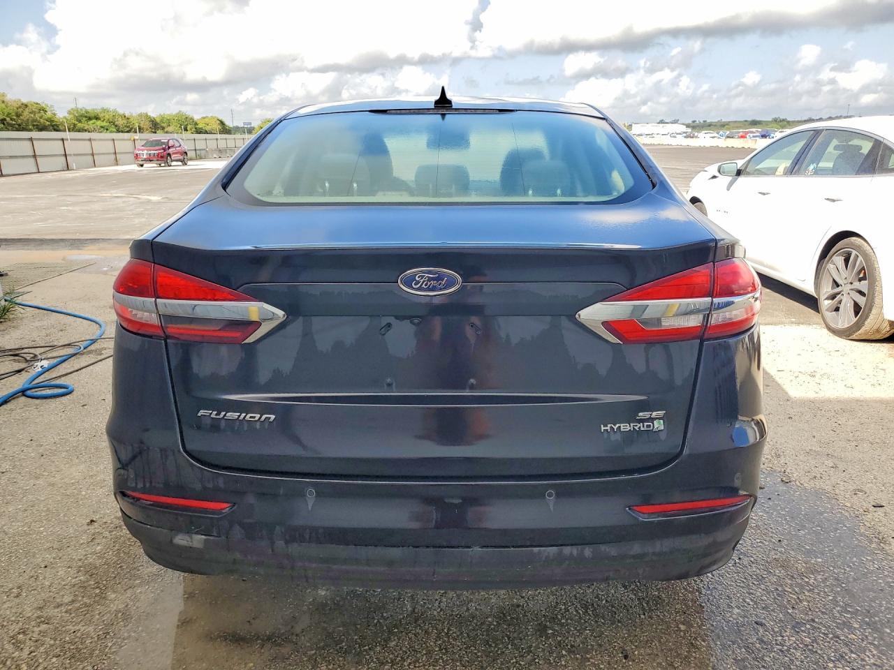 2019 Ford Fusion Se - Фото 6