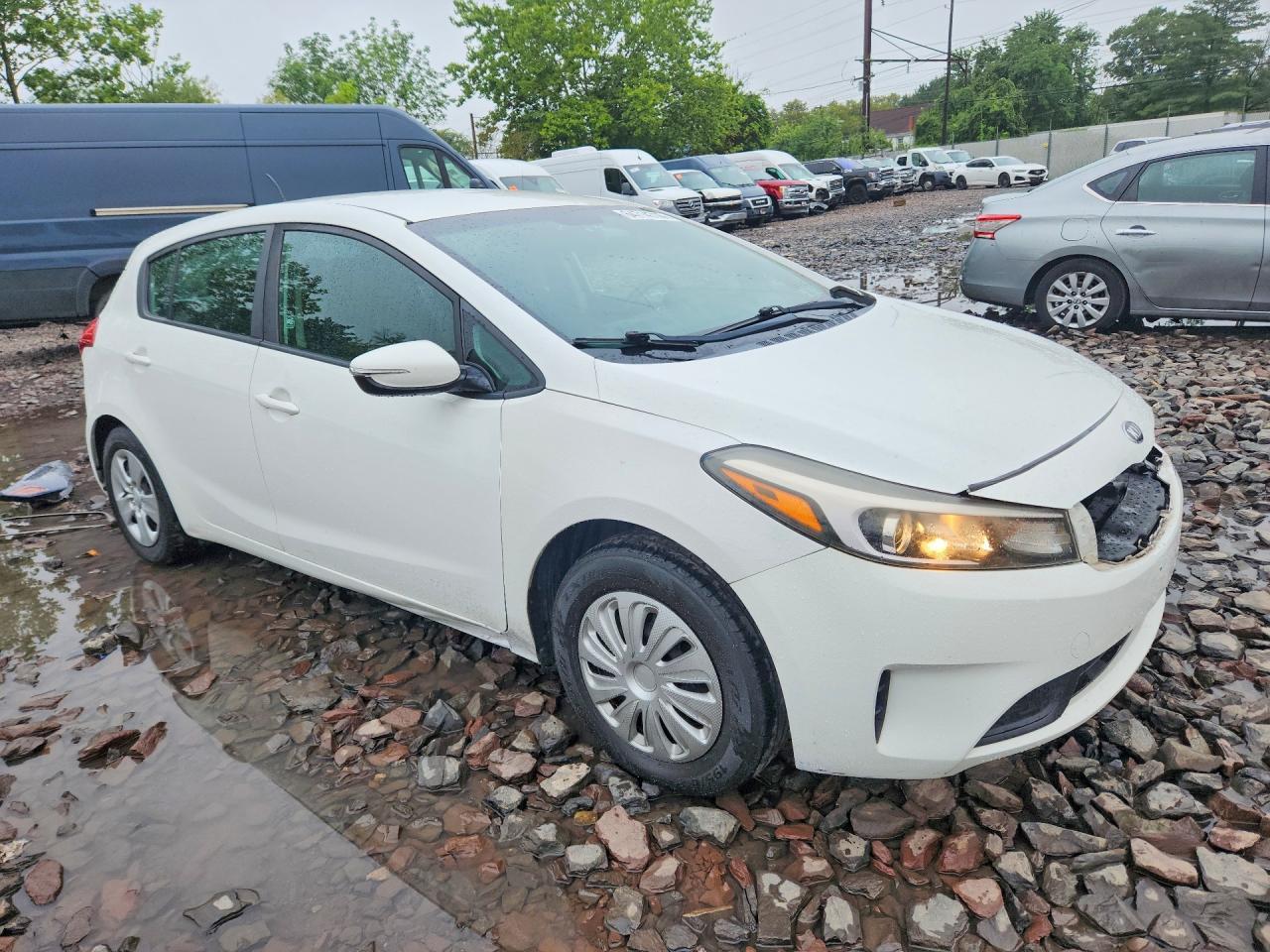 2017 Kia Forte5 Lx - Image 4