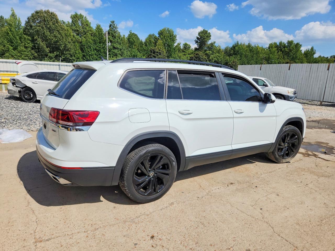 2022 Volkswagen Atlas Se - Фото 3