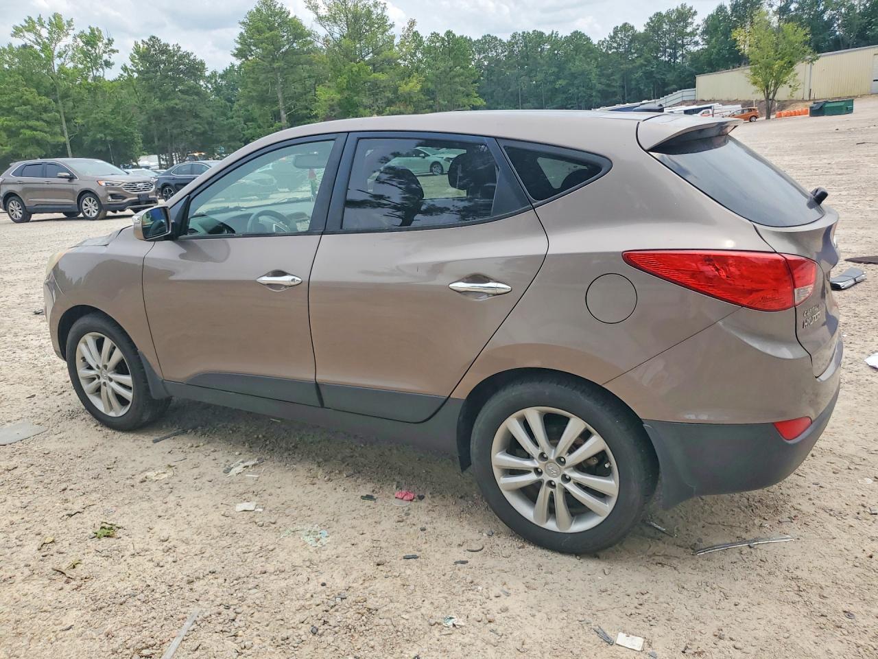 2011 Hyundai Tucson Limited - Image 2