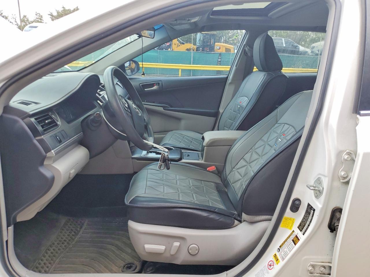 2012 Toyota Camry Le - Image 7