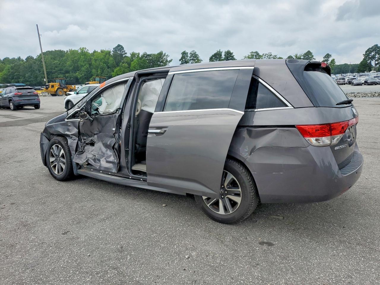 2015 Honda Odyssey Touring - Фото 2