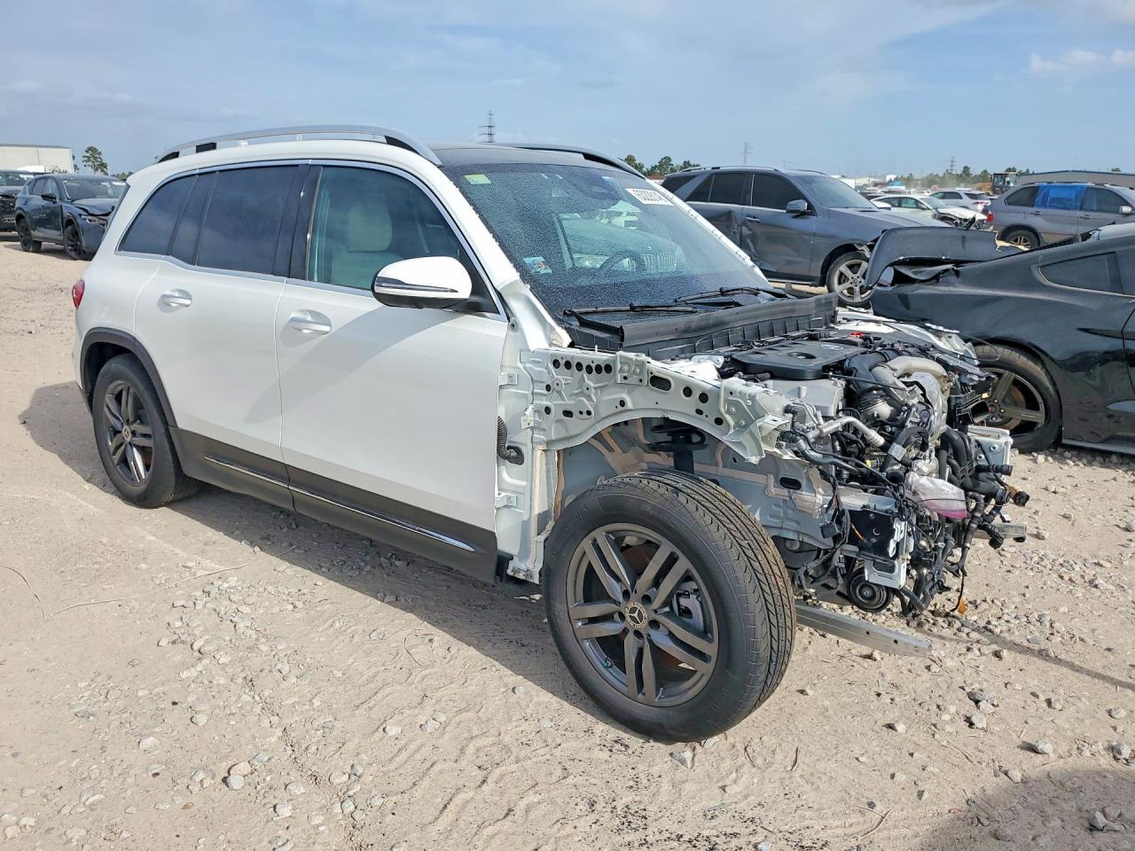 2025 Mercedes-Benz Glb 250 4Matic - Фото 4