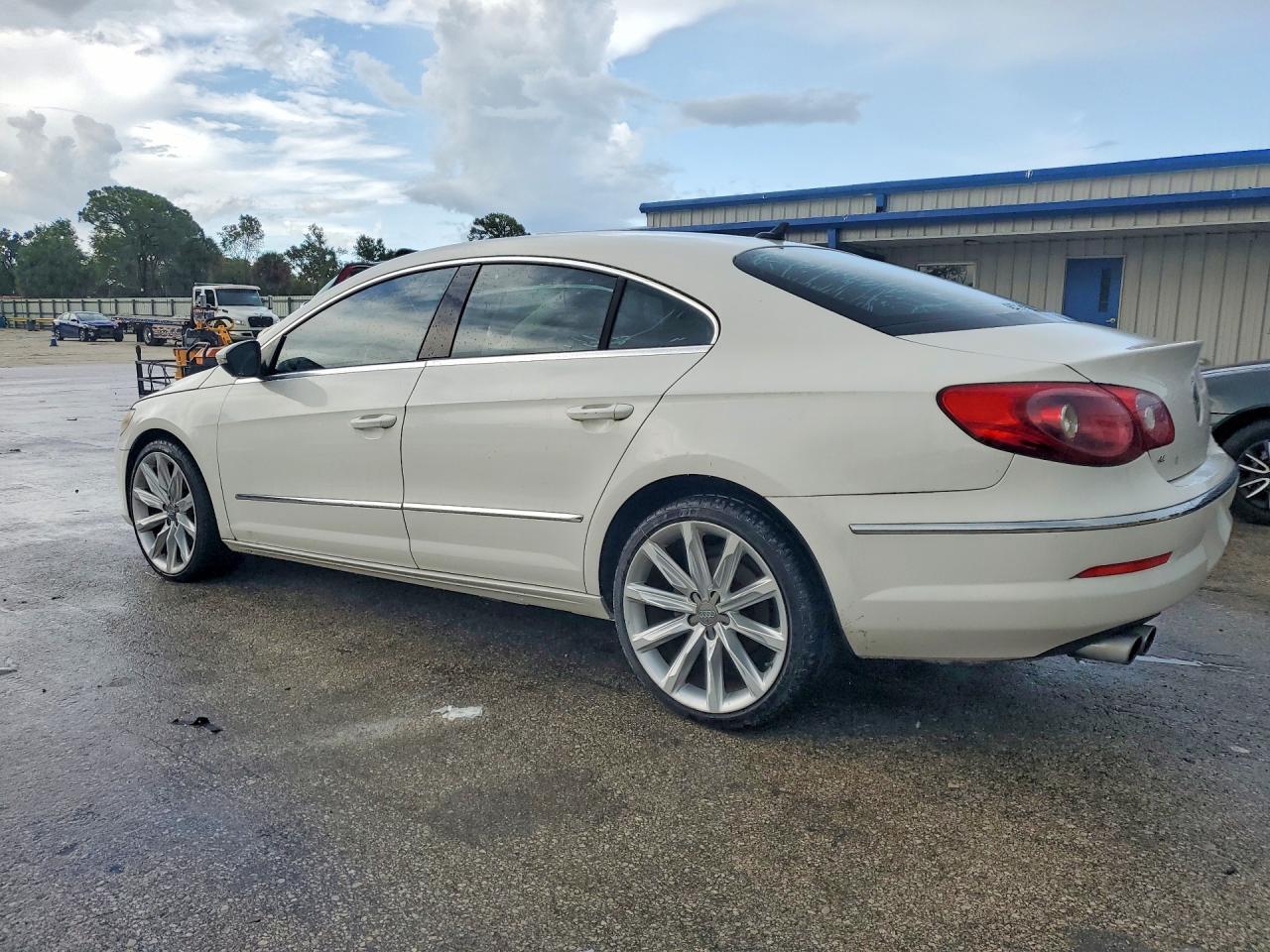 2010 Volkswagen Cc Sport - Image 2