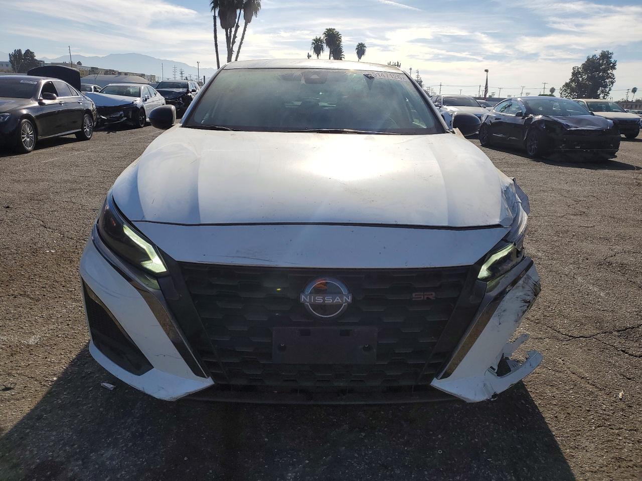 2023 Nissan Altima Sr - Image 5