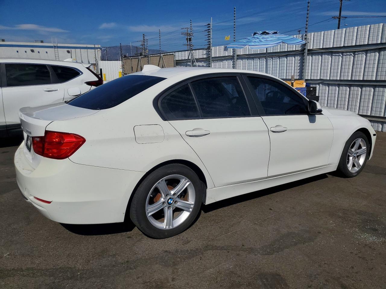 2012 BMW 328 I - Фото 3