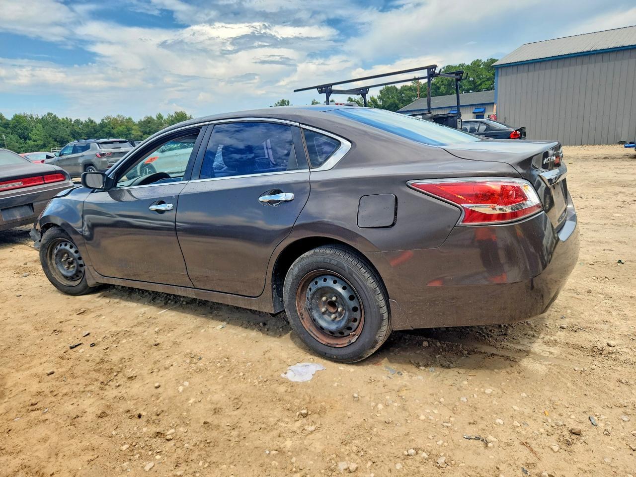 2015 Nissan Altima 2.5 S - Image 2