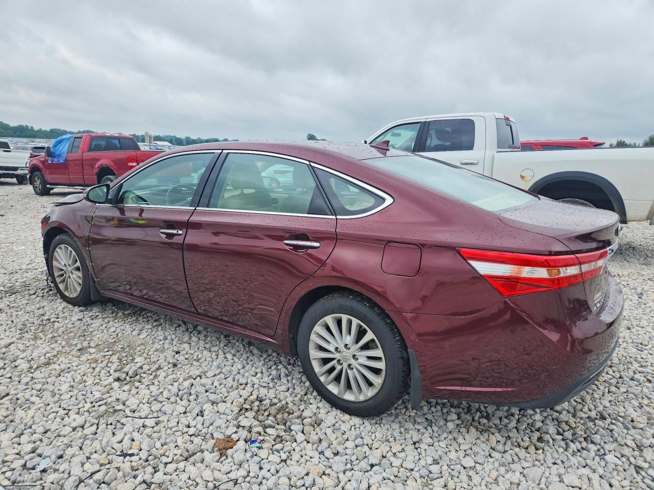 2013 Toyota Avalon Hybrid Limited - Image 2
