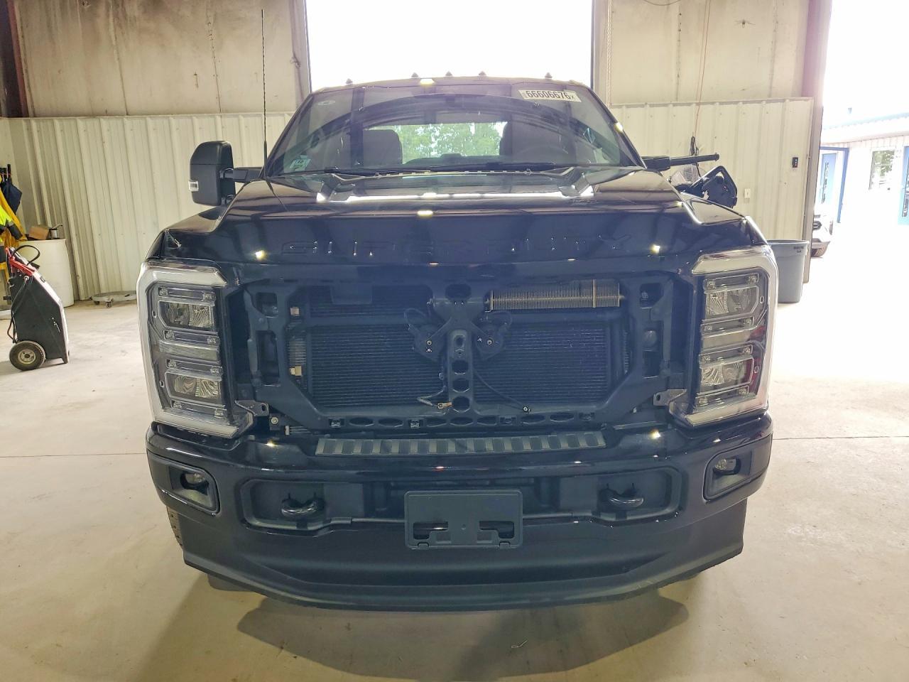 2024 Ford F250 Super - Image 5