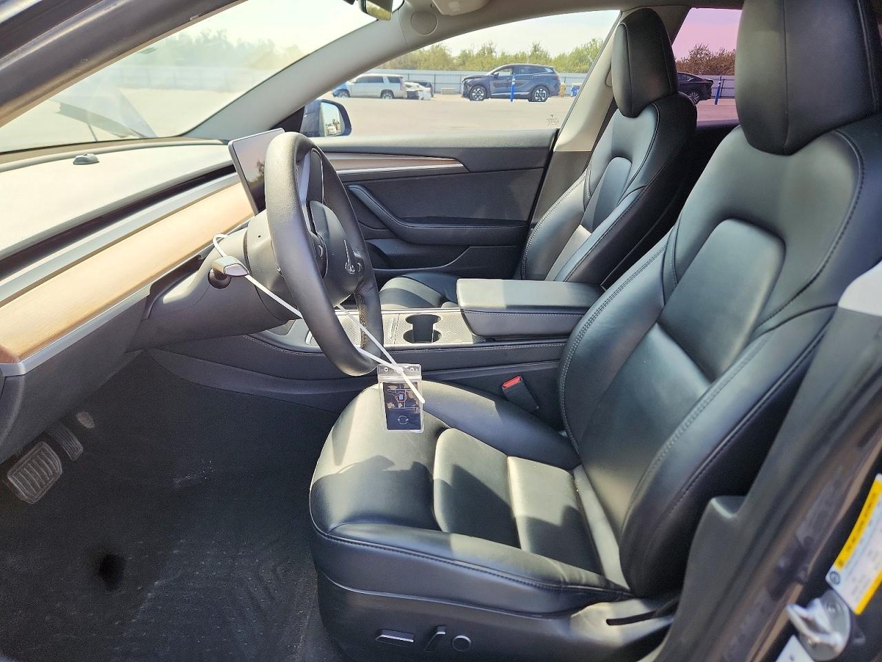 2023 Tesla Model 3 - Фото 7