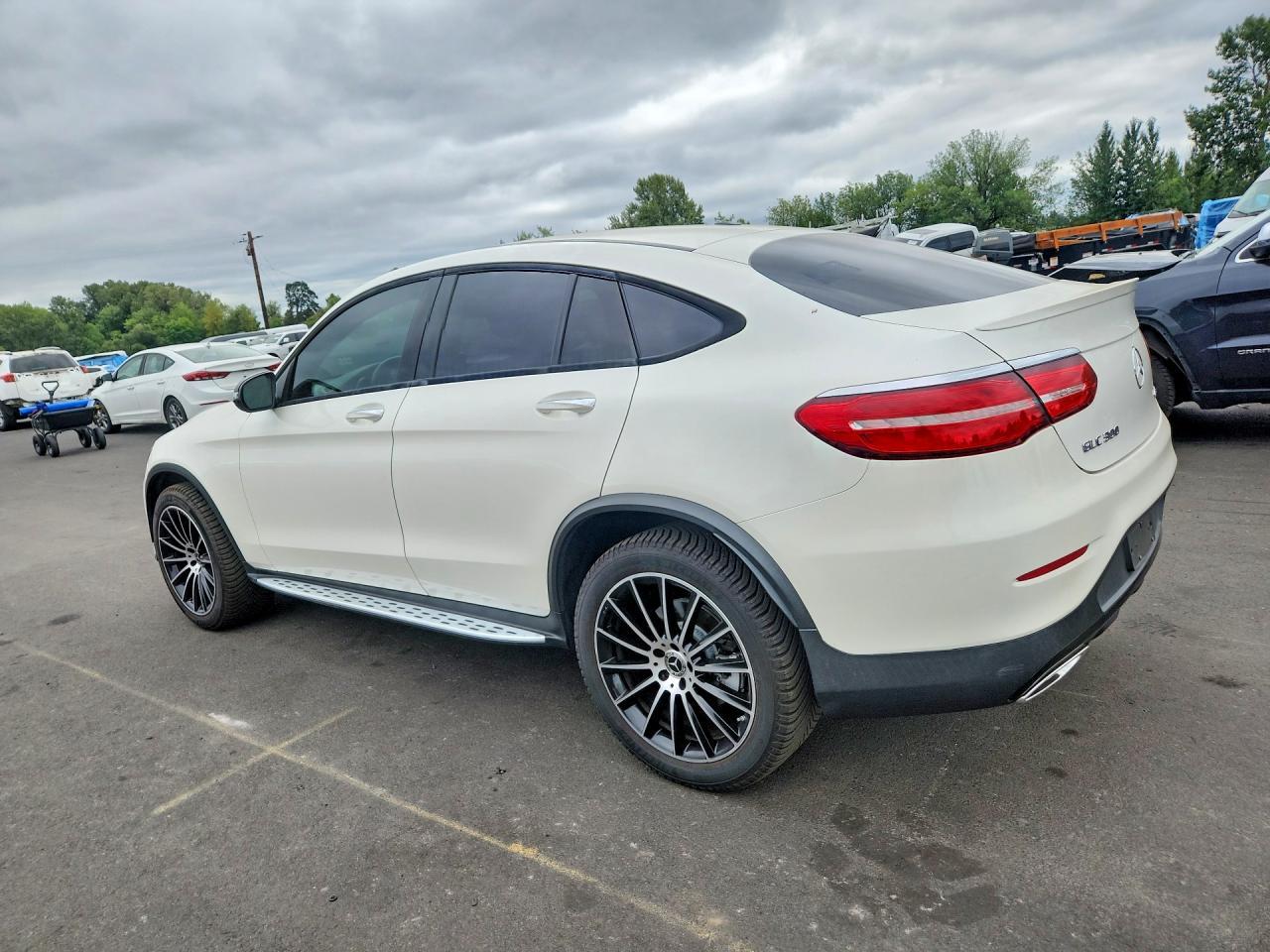 2017 Mercedes-Benz Glc Coupe 300 4Matic - Image 2