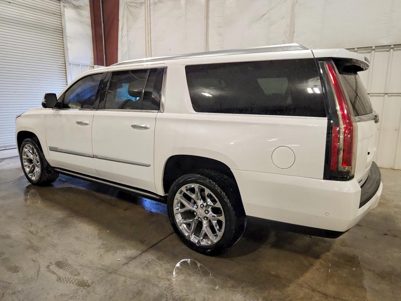 2020 Cadillac Escalade Esv Platinum - Image 2
