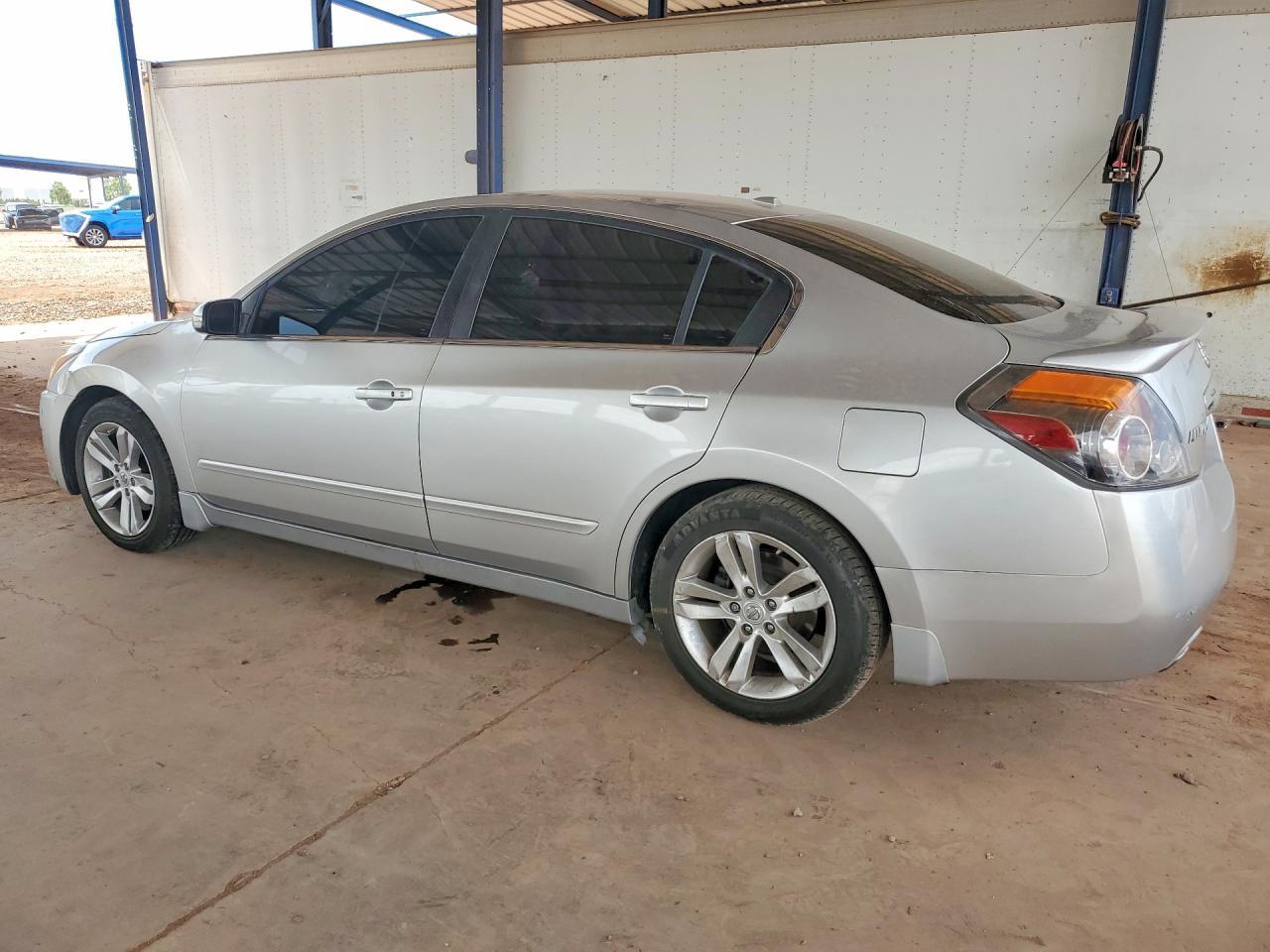 2010 Nissan Altima Sr - Image 2