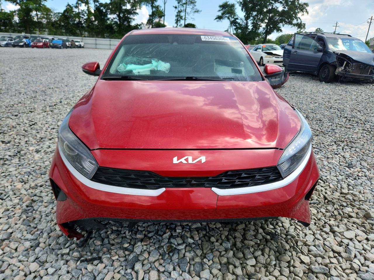 2024 Kia Forte Lxs - Image 5
