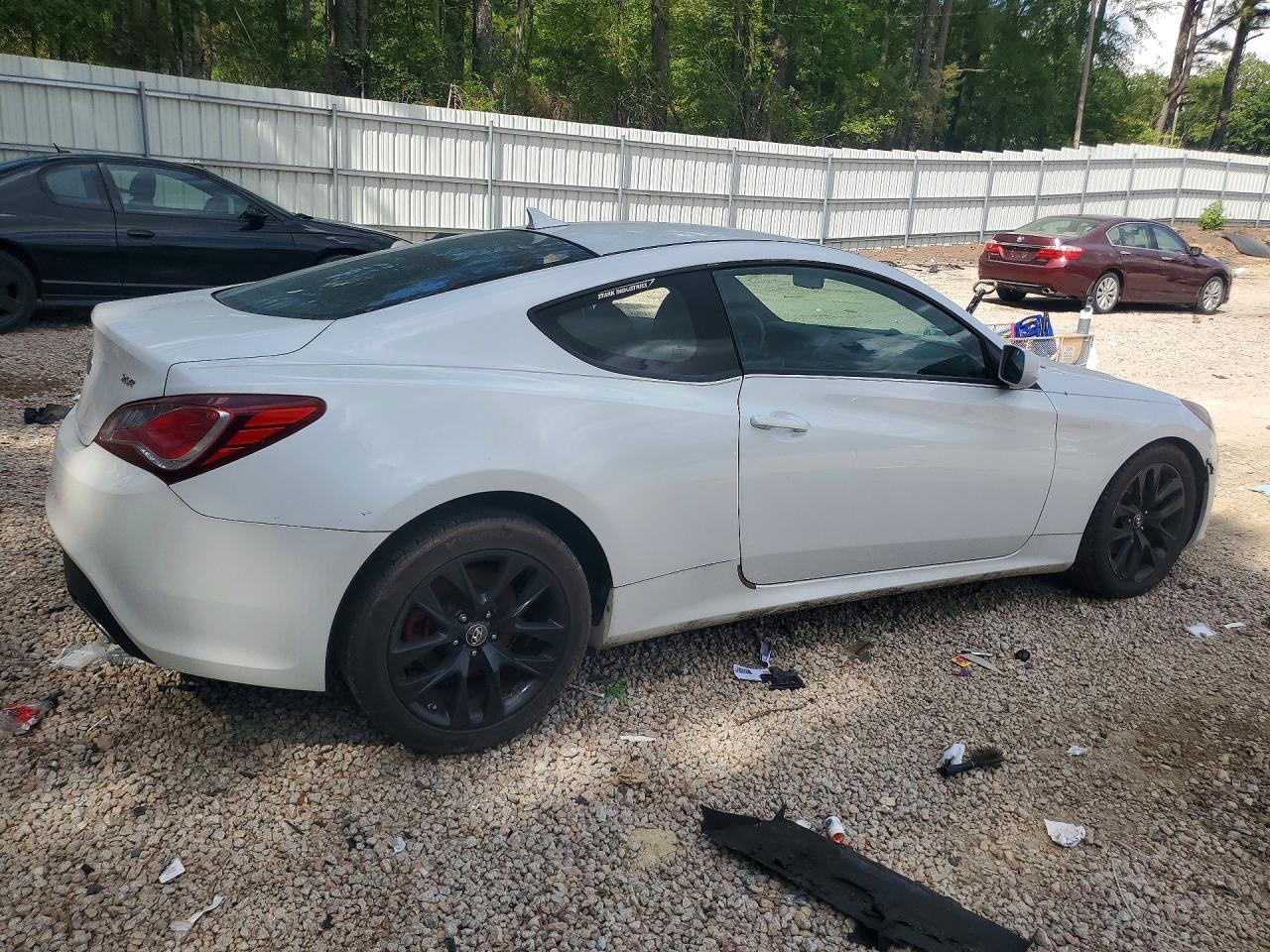 2013 Hyundai Genesis Coupe 2.0T - Image 3