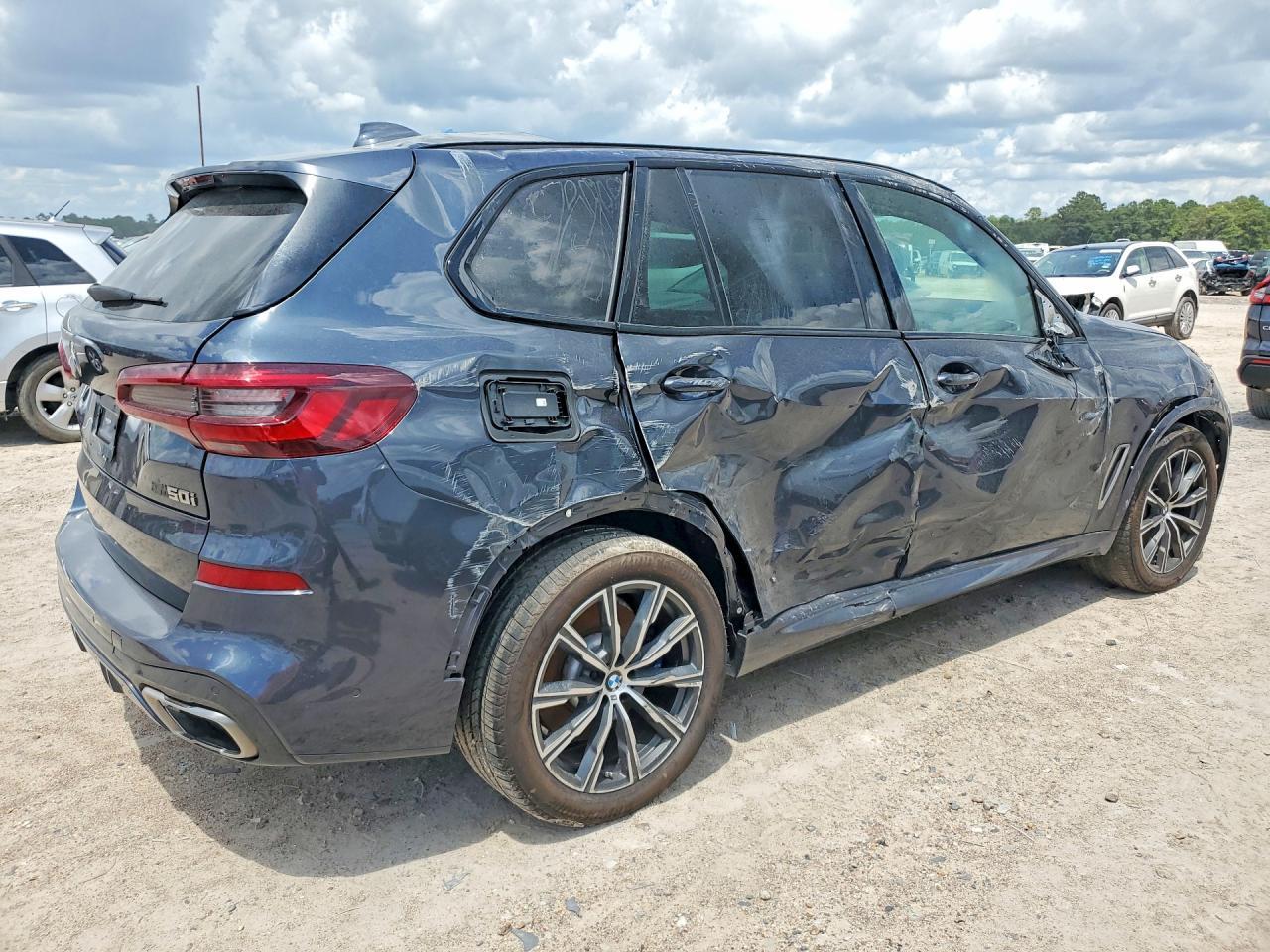 2022 BMW X5 M50I - Image 3