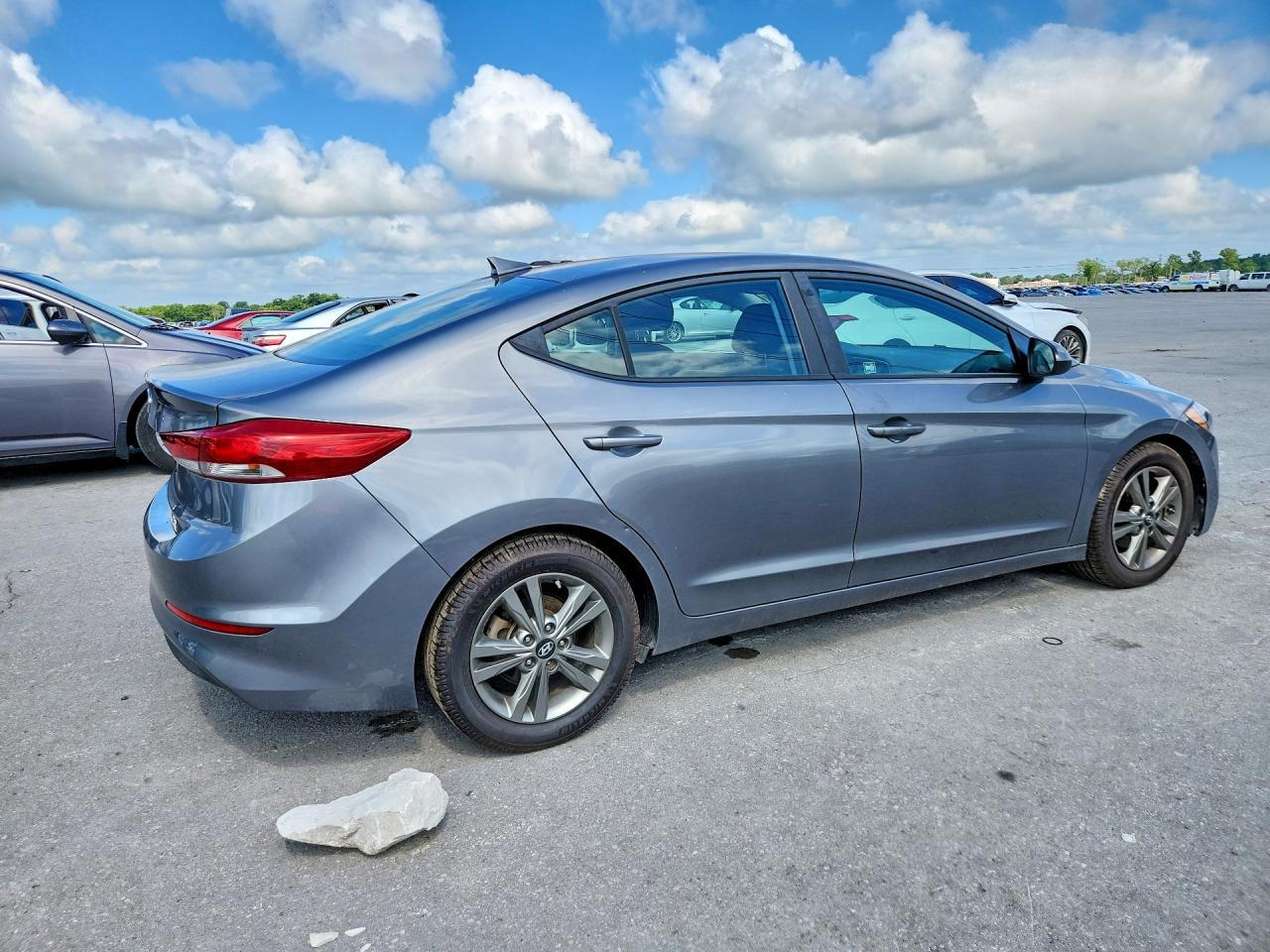 2018 Hyundai Elantra Sel - Image 3