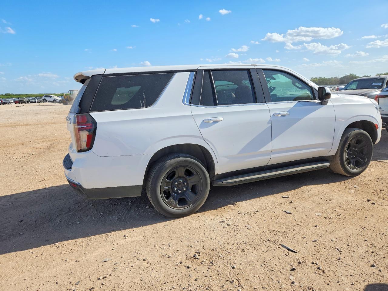 2021 Chevrolet Tahoe C1500 - Фото 3