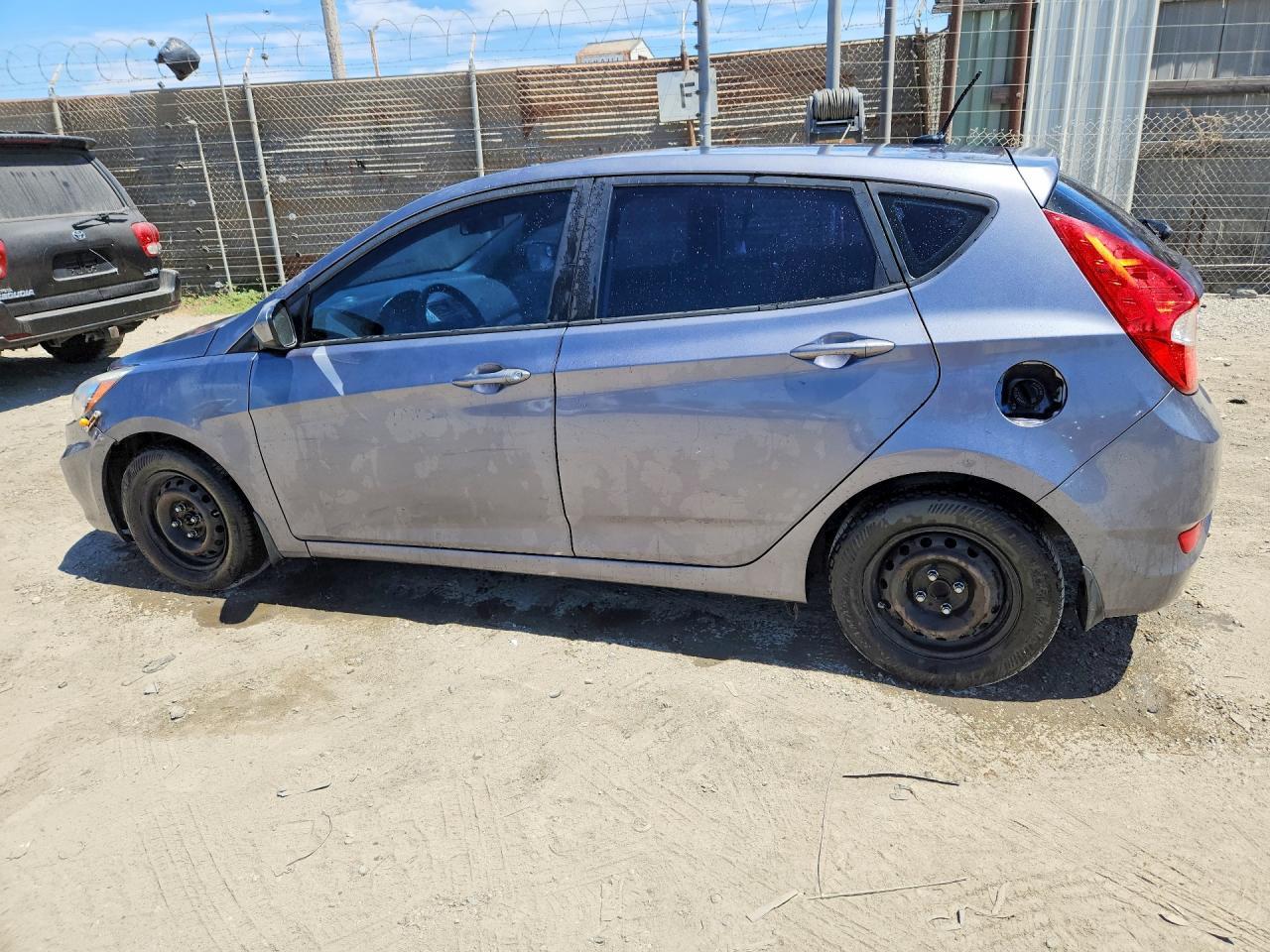 2017 Hyundai Accent Se - Фото 2
