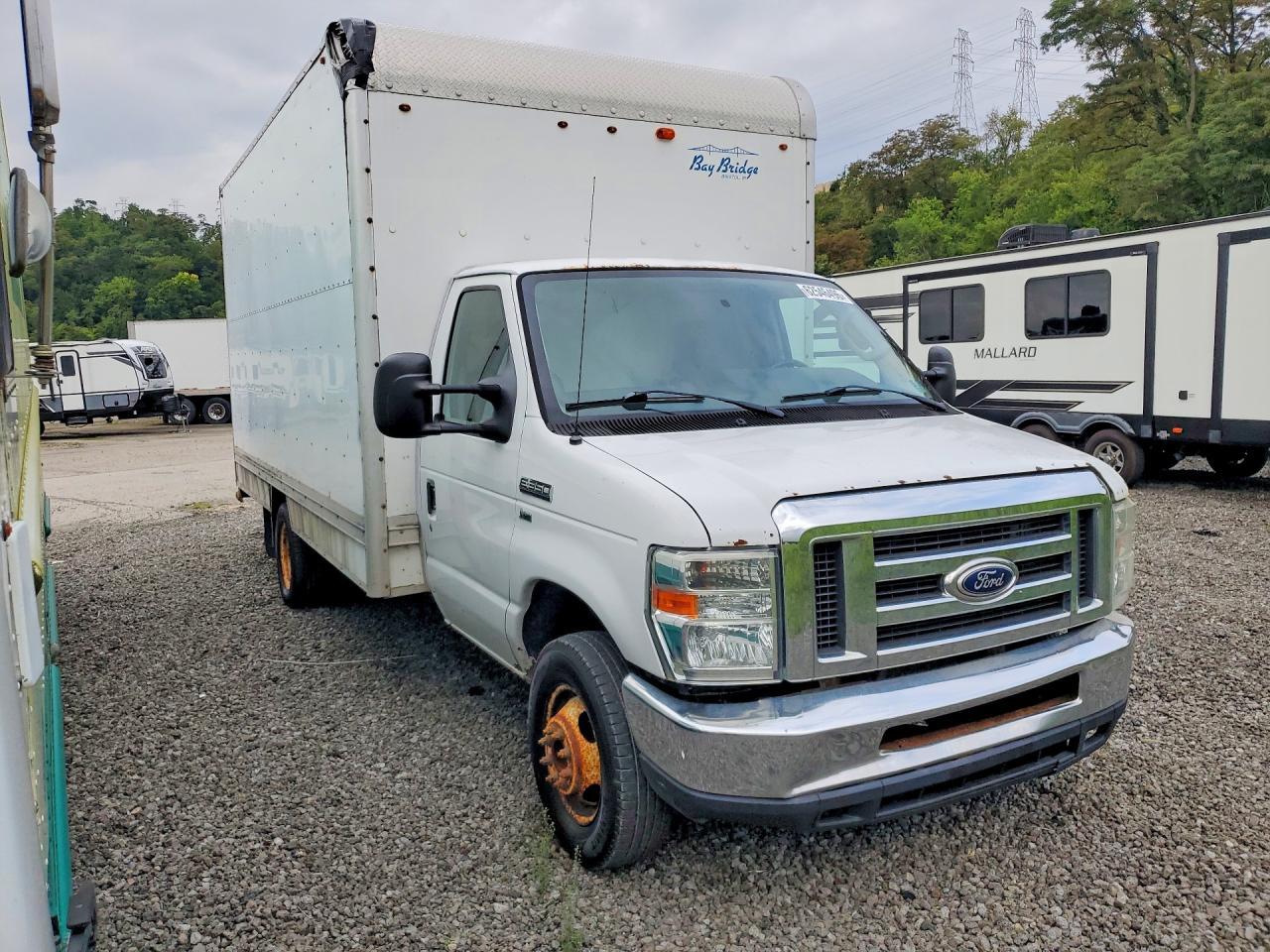 2015 Ford E350 Box Truck - Image 4